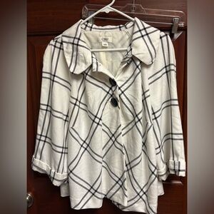 Cato 18/20 Black & White Plaid 3 Button 3/4 Sleeves Cape Style Jacket